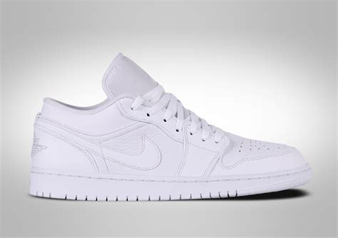 all white nike low tops.